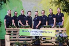 Vorstand VDJ 2022
von links nach rechts: Kristina Augustin, Katja Kase, Luke Lohmöller, Rieke Eggers, Jessica Pionke, Leonie Wiewer, Carina Nölker, Fenja Boekhoff
© Heinrich Schulte Vorstand VDJ 2022
von links nach rechts: Kristina Augustin, Katja Kase, Luke Lohmöller, Rieke Eggers, Jessica Pionke, Leonie Wiewer, Carina Nölker, Fenja Boekhoff
© Heinrich Schulte